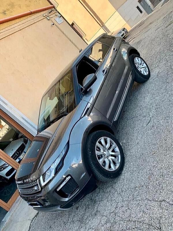 Usata Land Rover Range Rover evoque 150 CV (110 kW) 2018 Grigio Berlina