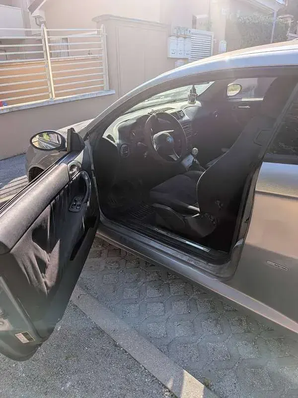 Usata Alfa Romeo GT Progression 150 CV (110 kW) 2007 Grigio Coupé
