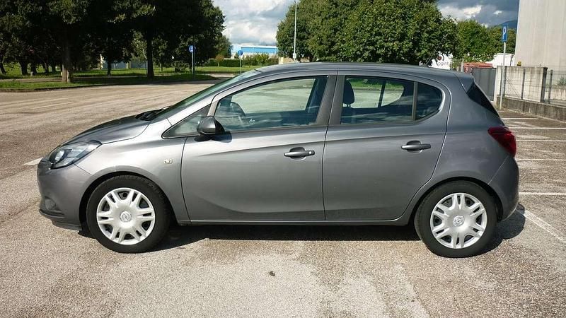 Usata Opel Corsa 69 CV (50 kW) 2016 Grigio Berlina