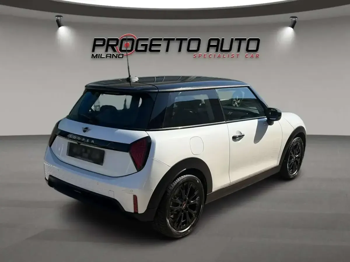 Usata Mini Cooper Classic 114 kW (156 CV) 2025 Other Utilitaria