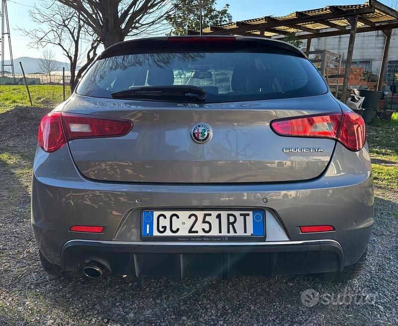 Usata Alfa Romeo Giulietta Super 120 CV (88 kW) 2020 Grigio Utilitaria