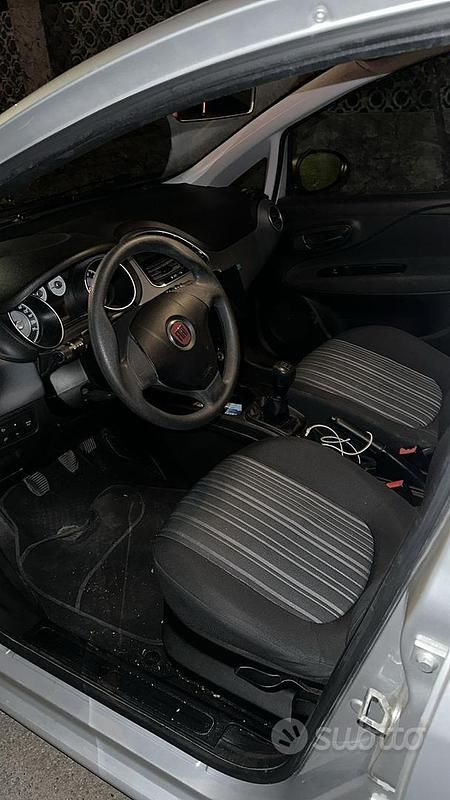 Usata Fiat Grande Punto 75 CV (55 kW) 2010 Grigio Utilitaria