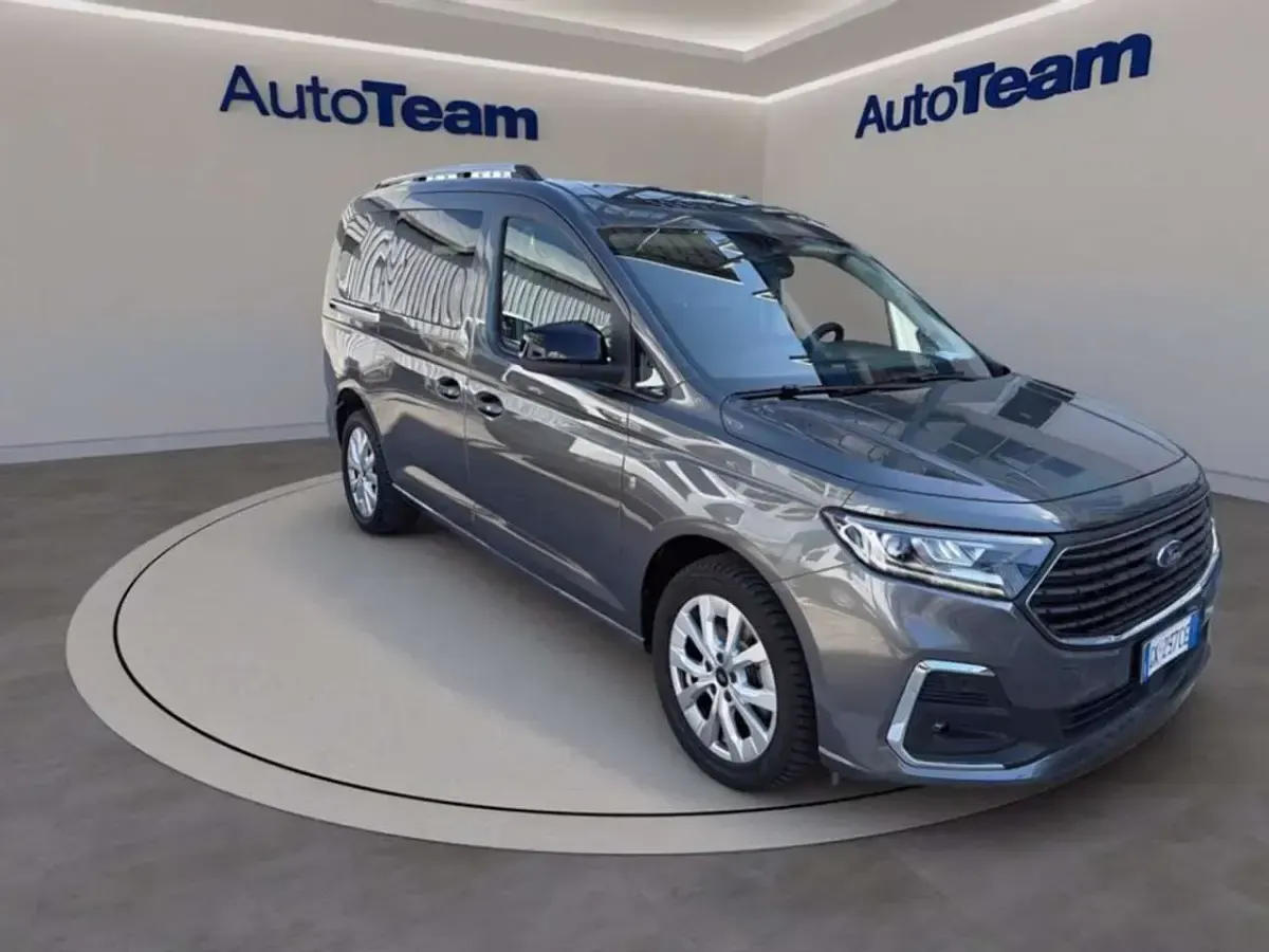 Usata Ford Tourneo Connect Titanium 122 CV (89 kW) 2022 Magnetic gey Monovolume