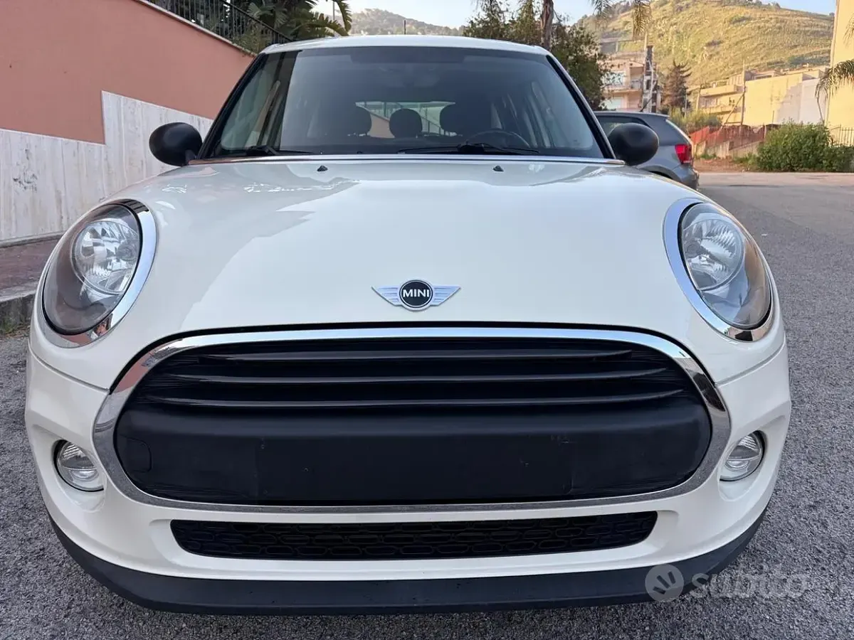 Usata Mini ONE 75 CV (55 kW) 2015 Bianco Utilitaria