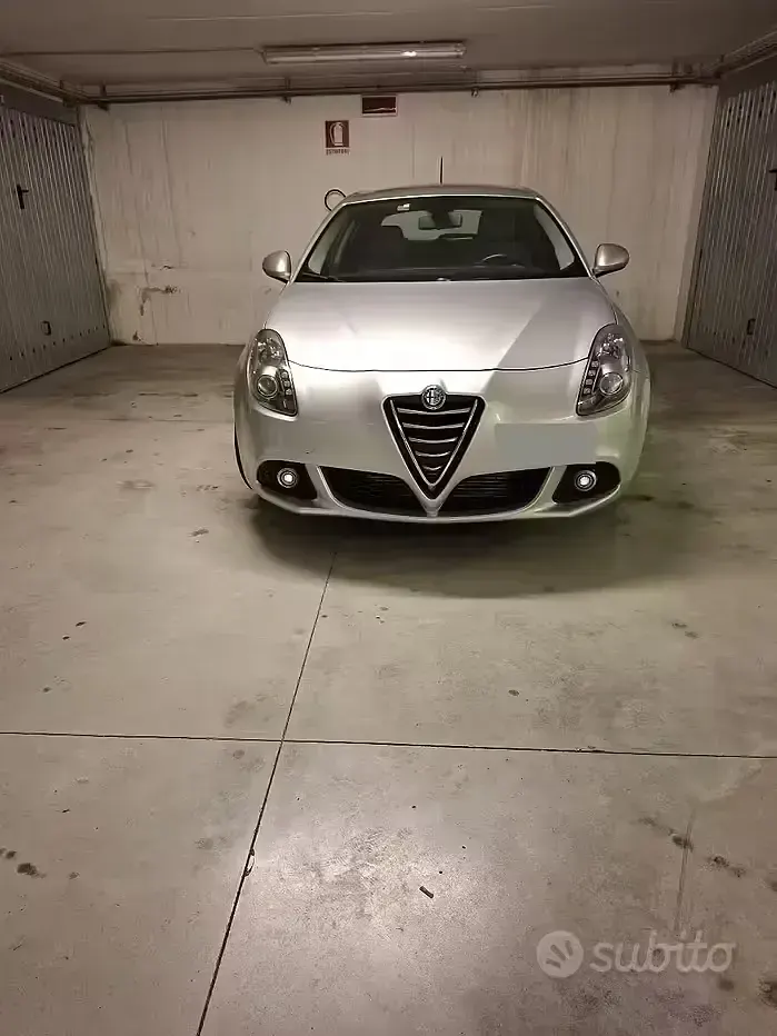 Usata Alfa Romeo Giulietta 105 CV (77 kW) 2015 Grigio Utilitaria