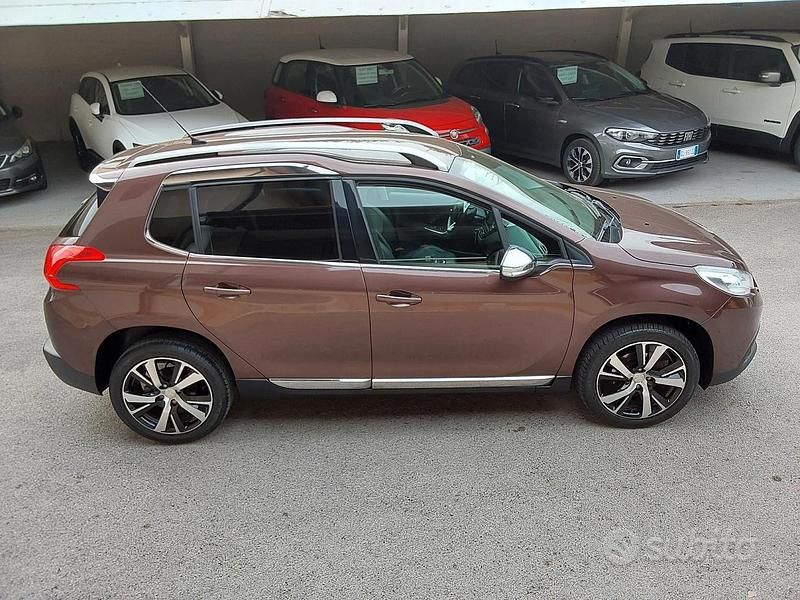 Usata Peugeot 2008 Allure 92 CV (67 kW) 2015 Marrone SUV