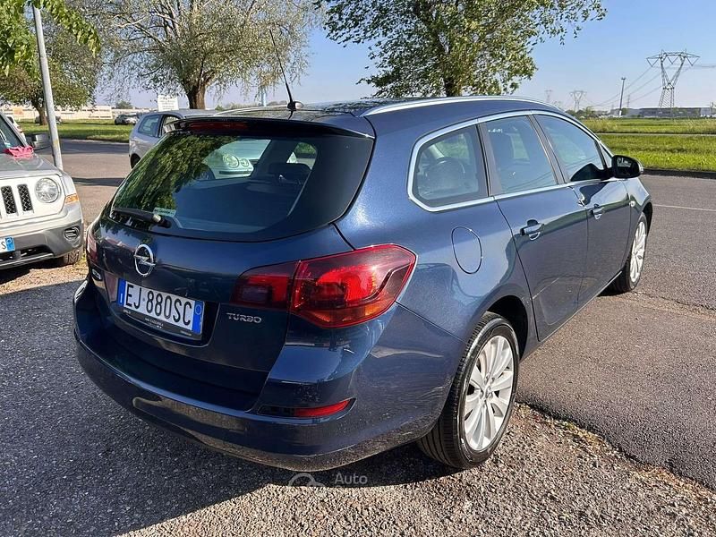 Usata Opel Astra 140 CV (102 kW) 2011 Blu/azzurro Station wagon