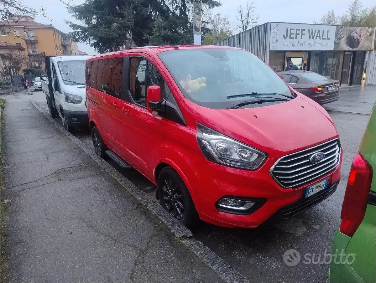 Usata Ford Tourneo Custom 131 CV (96 kW) 2019 Rosso Furgone