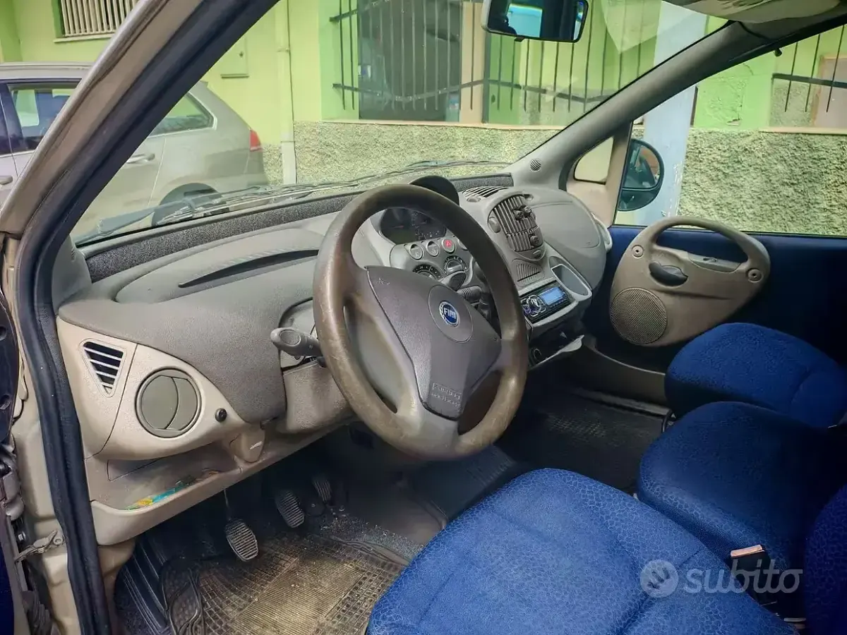 Usata Fiat Multipla 116 CV (85 kW) 2004 Grigio Monovolume