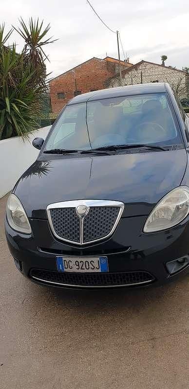 Usata Lancia Ypsilon 90 CV (66 kW) 2007 Nero Utilitaria