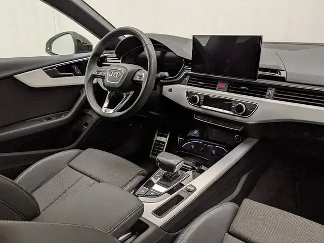 Usata Audi A5 Sportback S-Line 204 CV (150 kW) 2024 Bianco ghiaccio metallizzato Utilitaria
