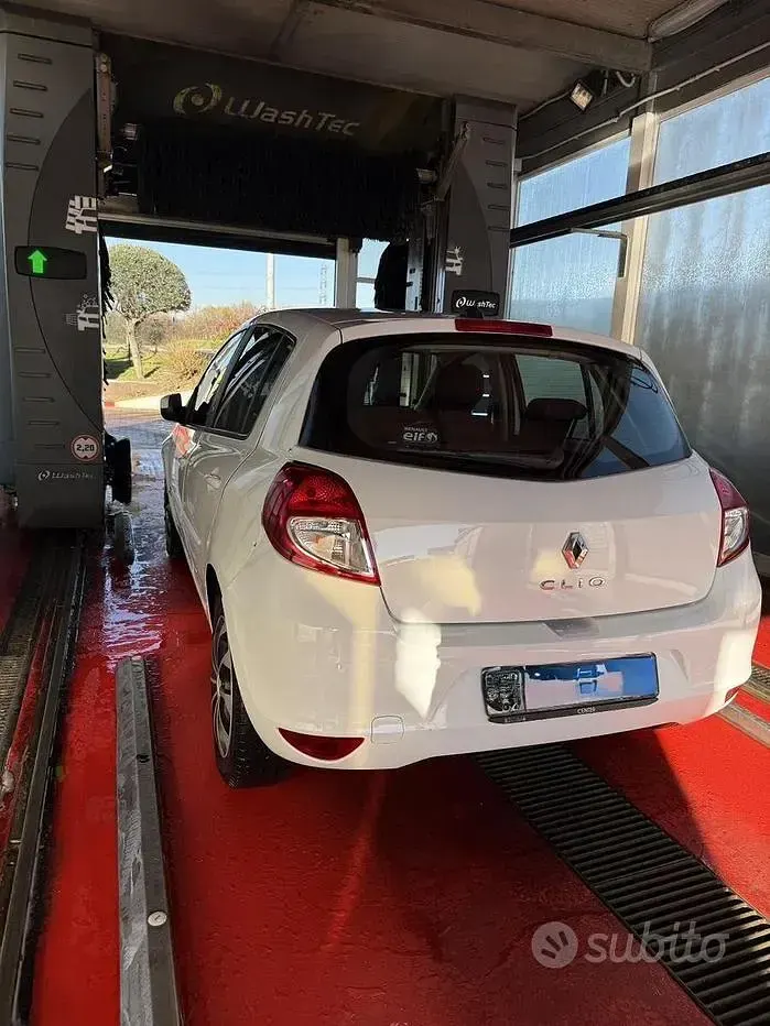 Usata Renault Clio III 75 CV (55 kW) 2012 Bianco Utilitaria
