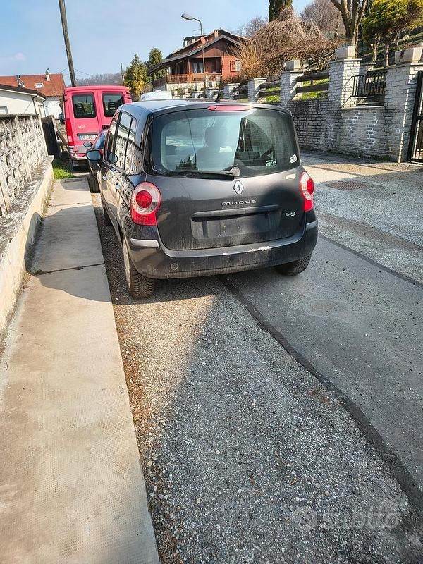 Usata Renault Modus 105 CV (77 kW) 2006 Nero Monovolume