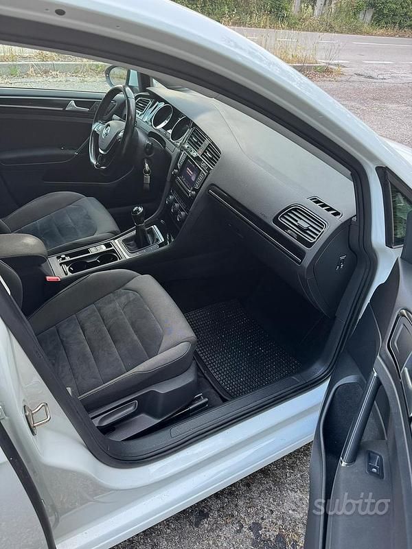 Usata VW Golf VII 110 CV (80 kW) 2014 Berlina