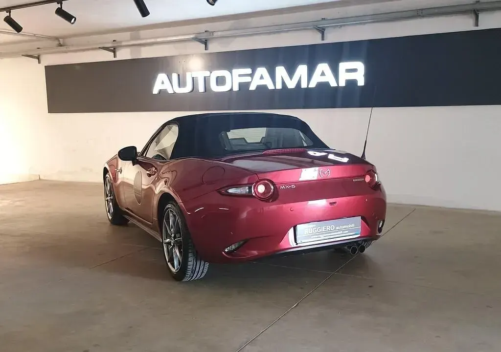 Usata Mazda MX5 184 CV (135 kW) 2023 Soul red crystal Cabrio