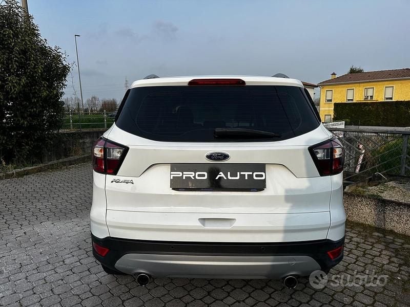 Usata Ford Kuga ST-Line 120 CV (88 kW) 2018 Bianco SUV