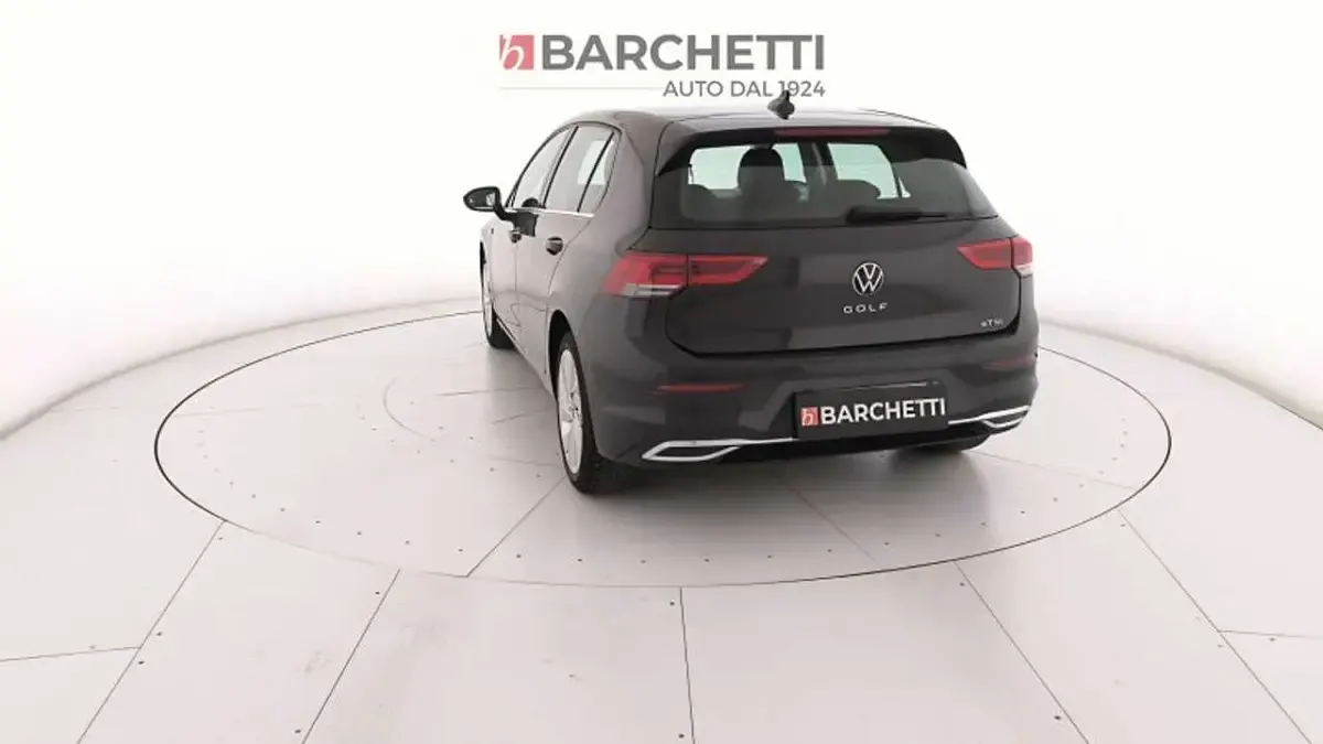 Usata VW Golf VIII Style 131 CV (96 kW) 2022 Grigio Utilitaria