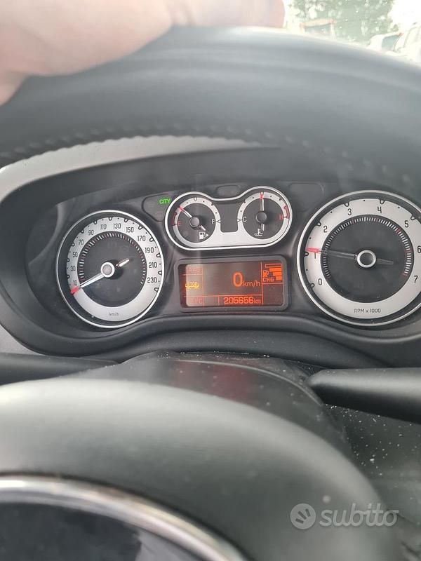 Bianco Usata 2014 Fiat 500L Monovolume | 3600 € (Ottimo prezzo) - Immagine 1/4