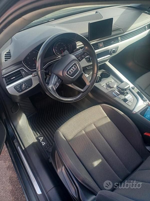 Usata Audi A4 150 CV (110 kW) 2017 Grigio Berlina