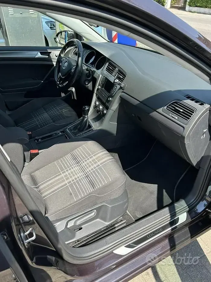 Usata VW Golf VII LOUNGE 125 CV (91 kW) 2015 Berlina