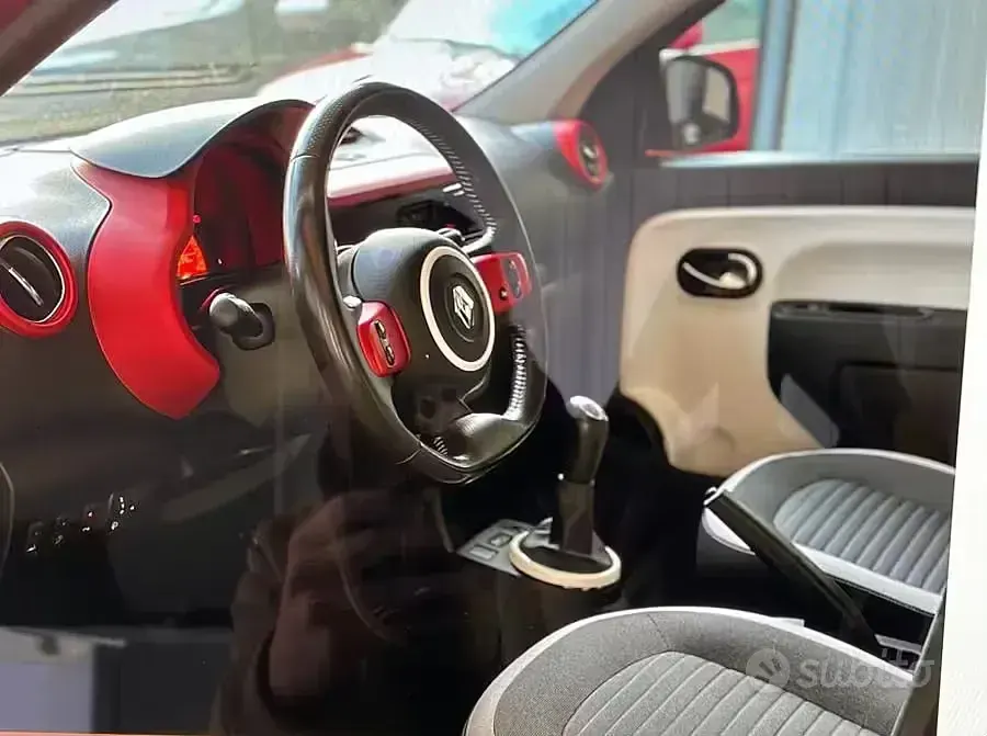 Usata Renault Twingo 69 CV (50 kW) 2023 Utilitaria