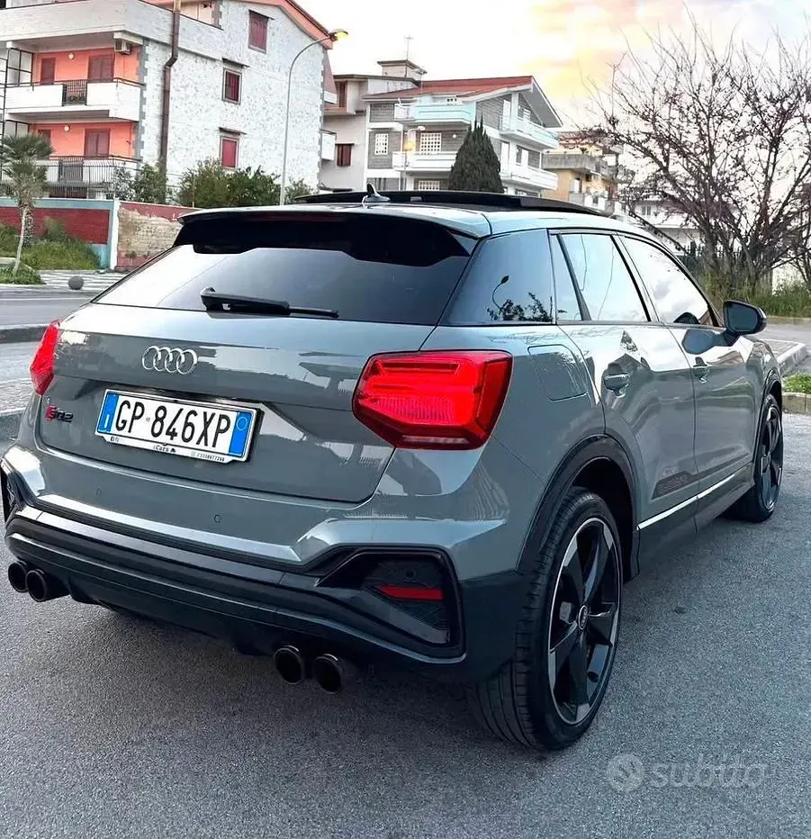 Usata Audi SQ2 300 CV (220 kW) 2023 Grigio SUV