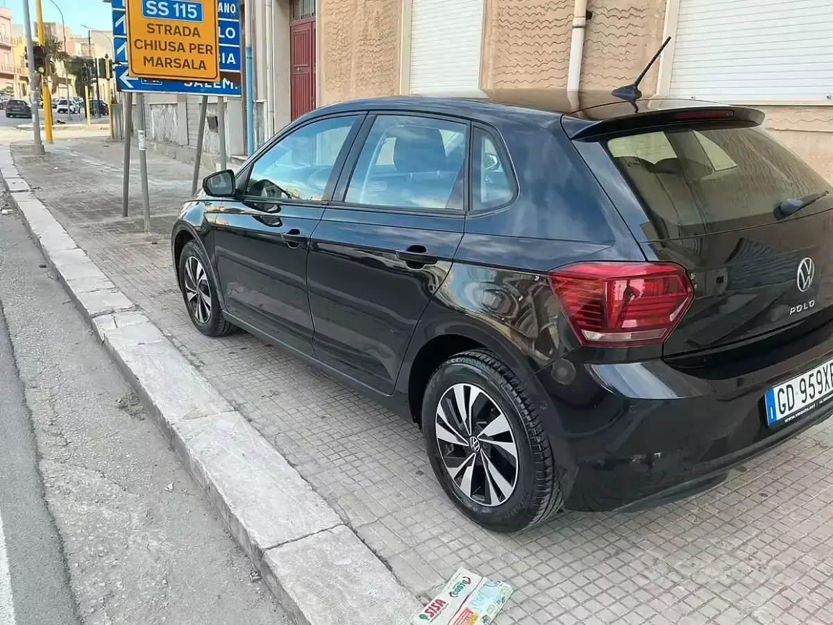 Usata VW Polo Life 95 CV (69 kW) 2021 Nero Utilitaria