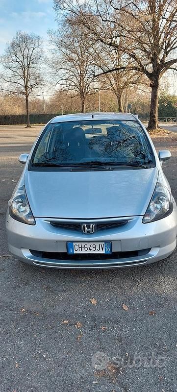 Usata Honda Jazz LS 78 CV (57 kW) 2003 Grigio Utilitaria