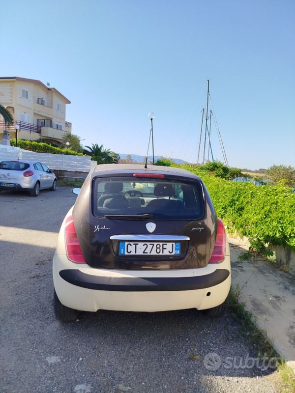 Usata Lancia Ypsilon 70 CV (51 kW) 2006 Utilitaria