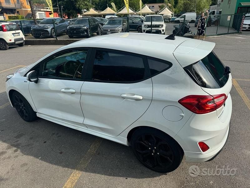 Usata Ford Fiesta ST-Line 90 CV (66 kW) 2020 Bianco Utilitaria