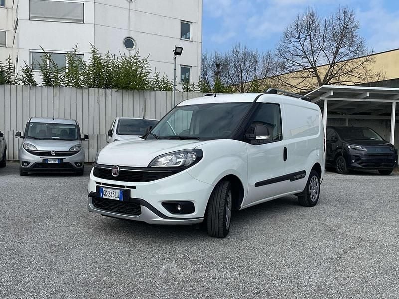 Usata Fiat Doblò Trekking 120 CV (88 kW) 2022 Bianco Monovolume