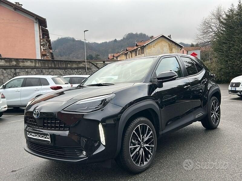 Usata Toyota Yaris Cross Lounge 116 CV (85 kW) 2022 Nero SUV