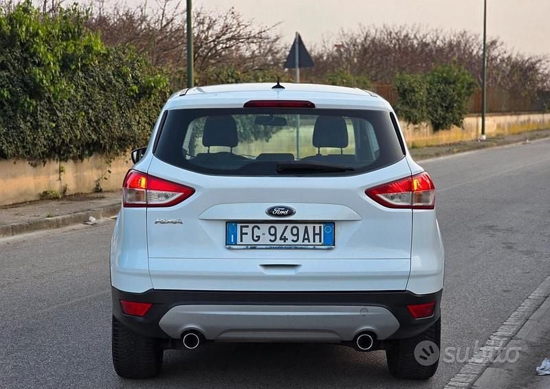 Usata Ford Kuga Titanium 140 CV (102 kW) 2015 Bianco SUV