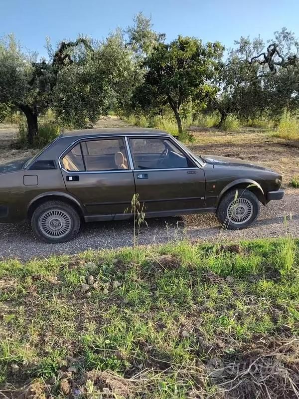 Usata Alfa Romeo Alfetta Quadrifoglio 130 CV (95 kW) 1983 Berlina