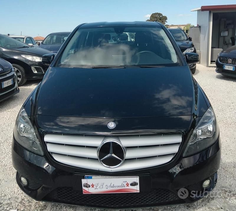 Nero Usata 2014 Mercedes B180 Premium Monovolume | 7500 € - Immagine 1/4