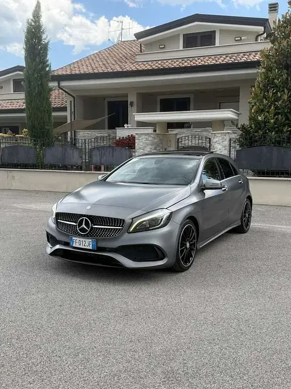 Usata Mercedes A200 Premium 136 CV (100 kW) 2016 Grigio Utilitaria
