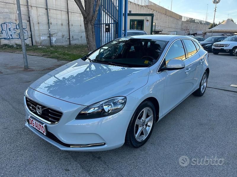 Usata Volvo V40 115 CV (84 kW) 2013 Grigio Station wagon