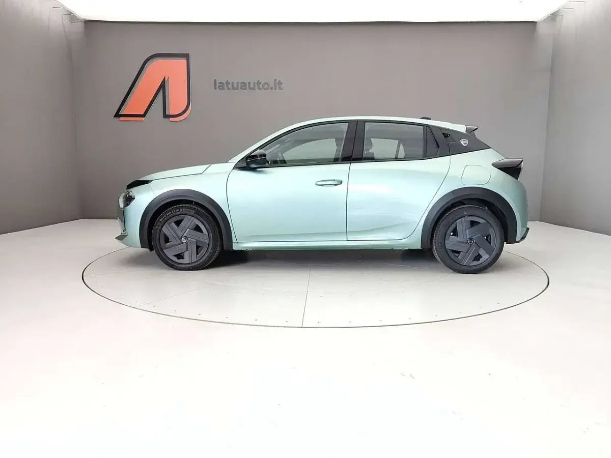 Nuova Lancia Ypsilon 101 CV (74 kW) 2026 Verde giada Utilitaria