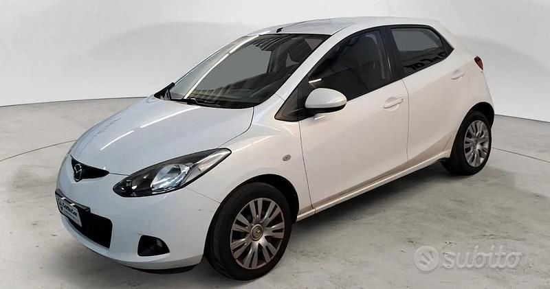 Usata Mazda 2 75 CV (55 kW) 2009 Bianco Utilitaria