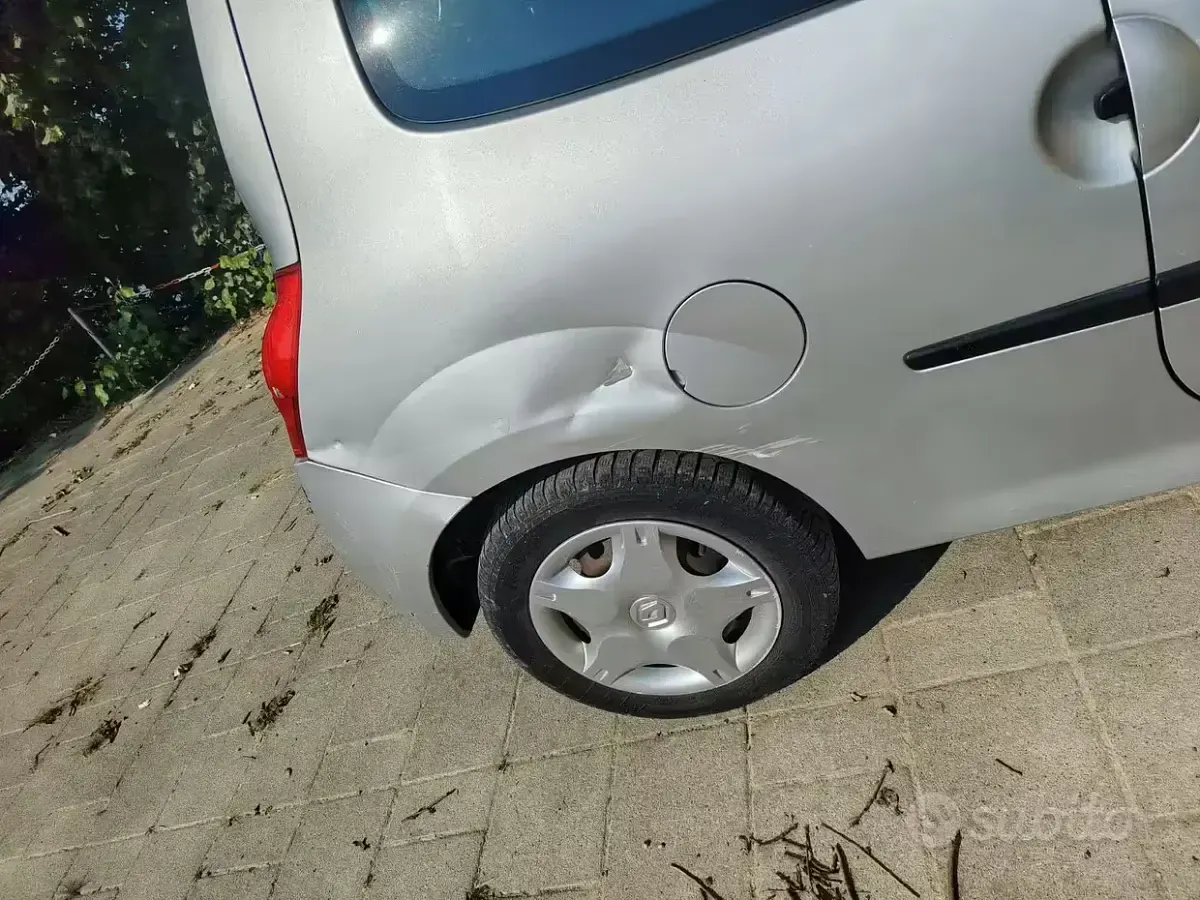 Usata Renault Twingo 75 CV (55 kW) 2011 Grigio Utilitaria