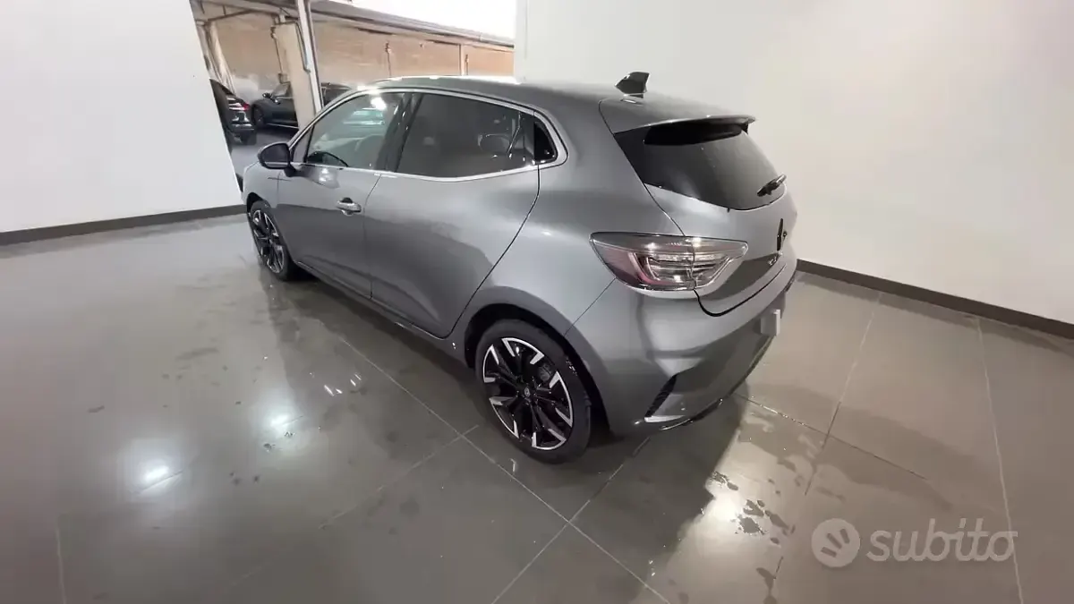 Nuova Renault Clio V Techno 101 CV (74 kW) 2026 Grigio Berlina