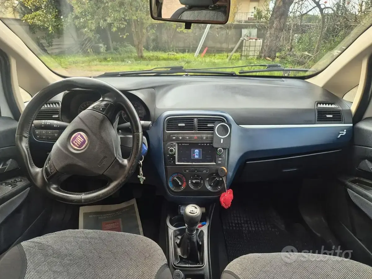Usata Fiat Grande Punto 95 CV (69 kW) 2006 Bianco Utilitaria