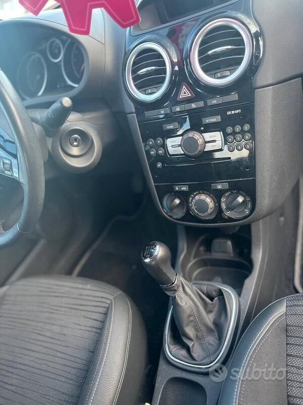Usata Opel Corsa Edition 85 CV (62 kW) 2014 Bianco Berlina