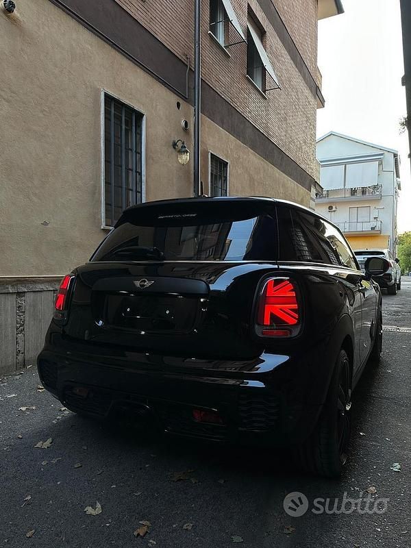 Usata Mini Cooper 75 CV (55 kW) 2019 Nero Utilitaria