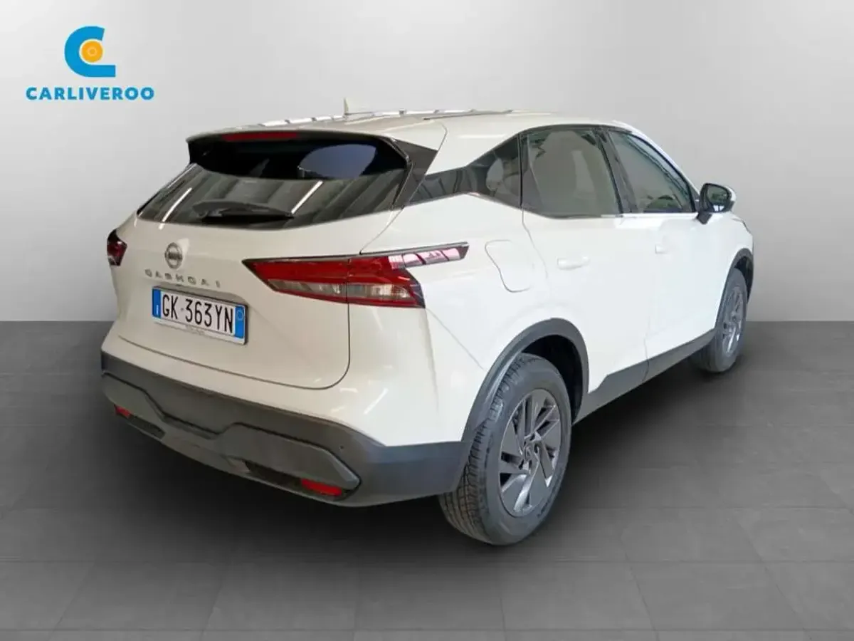 Usata Nissan Qashqai Acenta 140 CV (102 kW) 2022 White pearl brilliant SUV