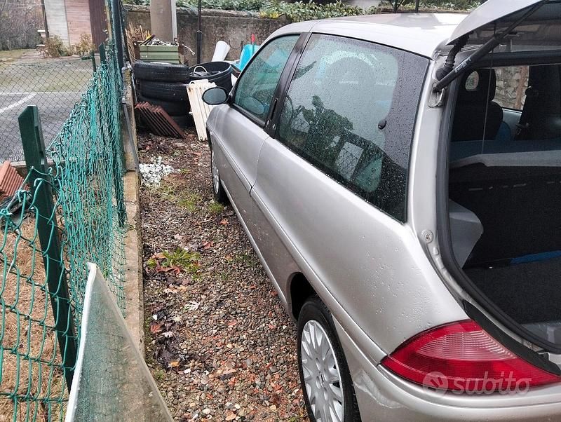 Usata Lancia Ypsilon 60 CV (44 kW) 2003 Utilitaria