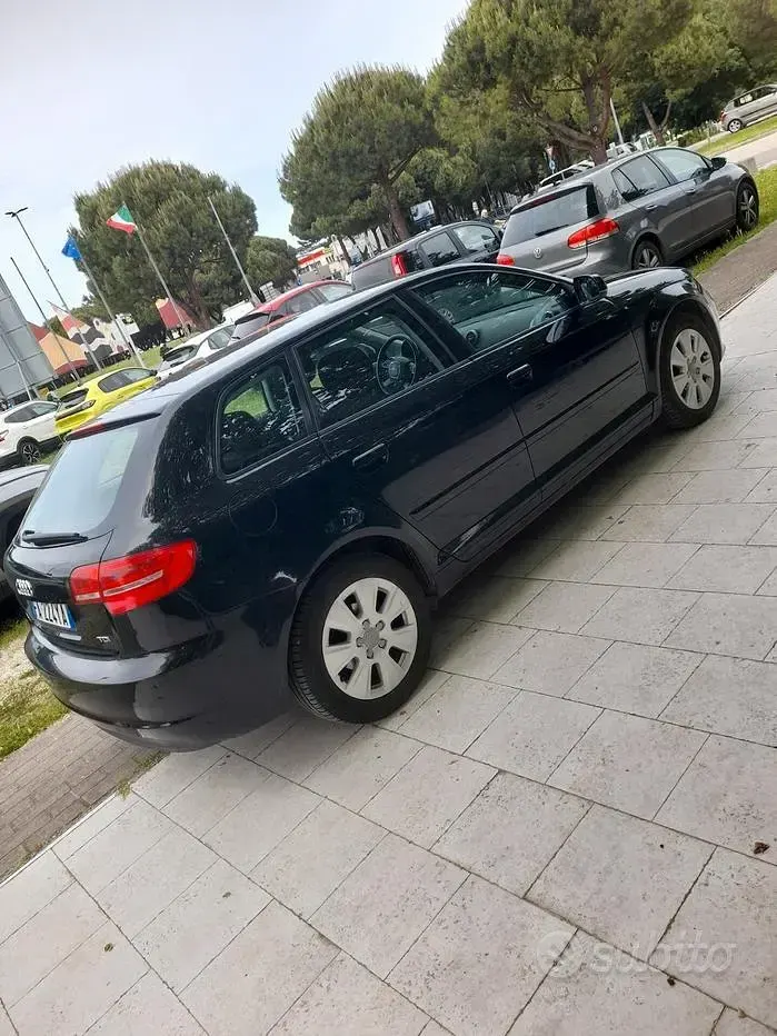 Käytetty Audi A3 90 HP (66 kW) 2013 Musta Sedan