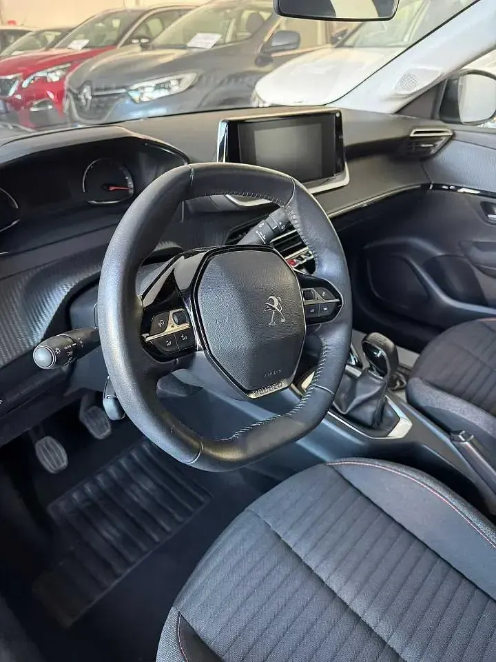 Usata Peugeot 208 Active 75 CV (55 kW) 2022 Nero Utilitaria