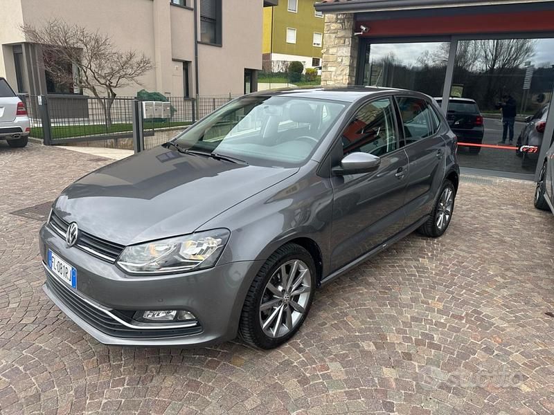 Usata VW Polo Highline 90 CV (66 kW) 2017 Grigio Berlina