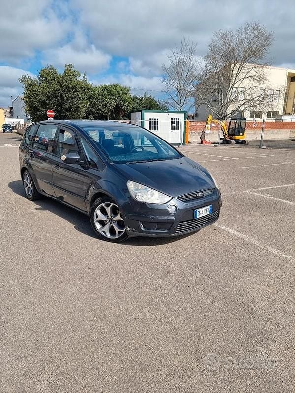 Usata Ford S-MAX S 140 CV (102 kW) 2009 Grigio Monovolume